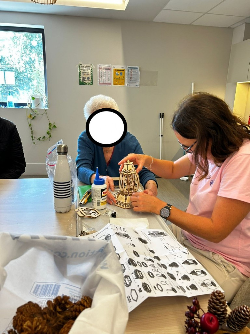 Les préparatifs du marché de Noël continuent à La Canopée !